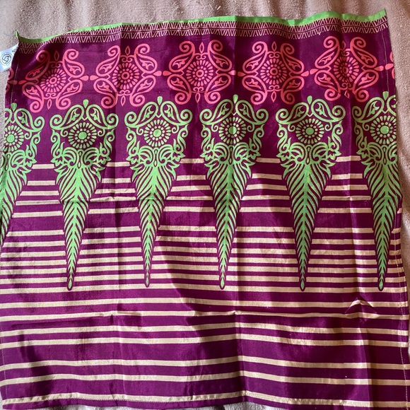 NWOT Upcycled Indian Sari Silk Scarf from Darn Good Yarn - Picture 2 of 2